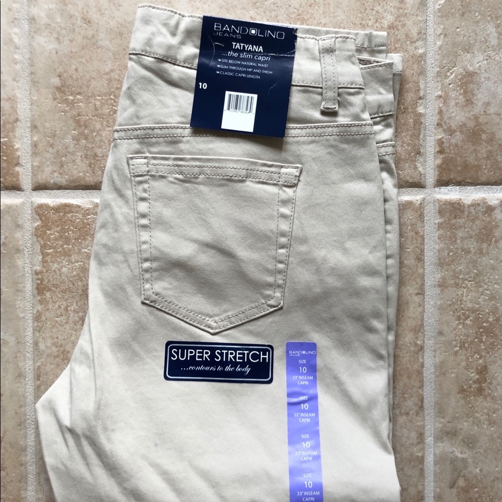 NWT Bandolino Khaki Slim Capri